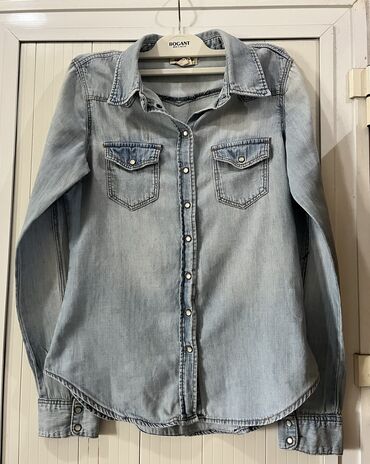 Hicab: Xs-S ölçüyə uyğun cins köynək. H&M markasına məxsusdur. Qiymət 10