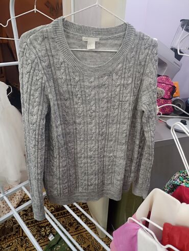 вязаная теплая кофта: Женский свитер