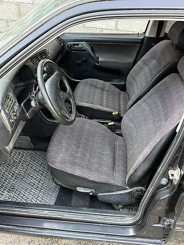 Volkswagen: Volkswagen Golf: 1992 г., 1.8 л, Механика, Бензин, Хэтчбэк — 9