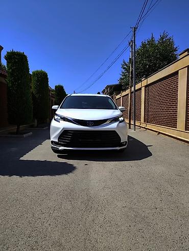 afdamabiler: Toyota Sienna: 2.5 l | 2021 il Van/Minivan — 1