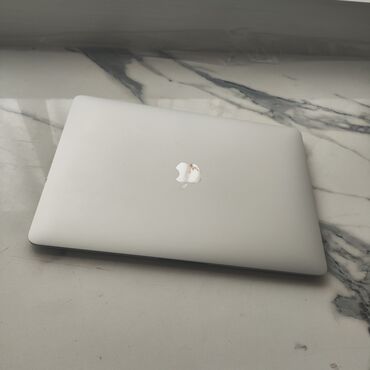 mac book m1: Ноутбук, Apple, 16 ГБ ОЗУ, Apple M1, 13.3 ", Б/у, Для работы, учебы, память SSD