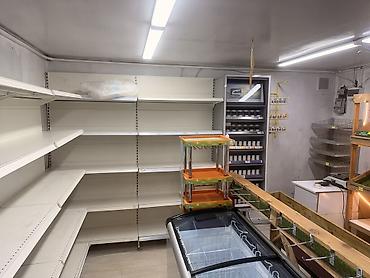 Аренда магазинов: 4 мкр Сдается отдельностоящий магазин Площадь: 20м2 С оборудованием — 3
