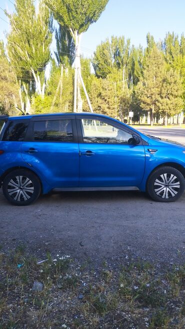 1 9 тди: Toyota ist: 2002 г., 1.5 л, Автомат, Бензин, Хетчбек