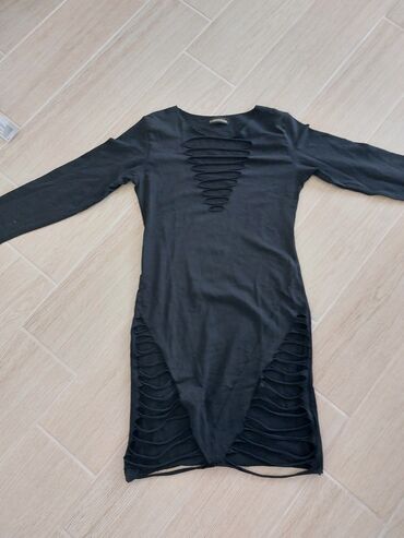 duga crna haljina: Haljina pamuk likra nošena 1
Vel S/m 
UPLATA PA SLANJE