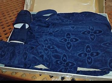 ev tapickalari: Qalın flanel xalat – tünd mavi rəngdə, kapüşonlu model - Material — 1