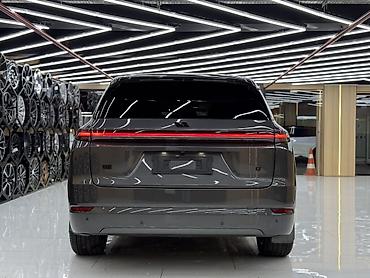 уна: Lixiang L7: 2024 г., 1.5 л, Автомат, Электромобиль, Кроссовер — 6