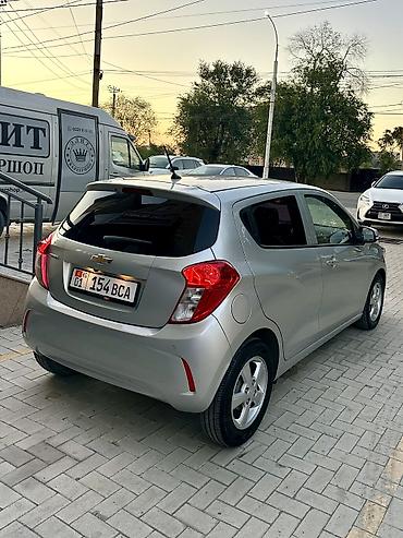 шлем с визором: Chevrolet Spark: 2019 г., 1 л, Автомат, Бензин, Хэтчбэк — 5