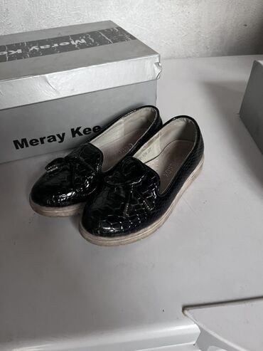 анатомическая обувь для детей: Черные детские туфли Meray Kee, выполненные из лакированной кожи