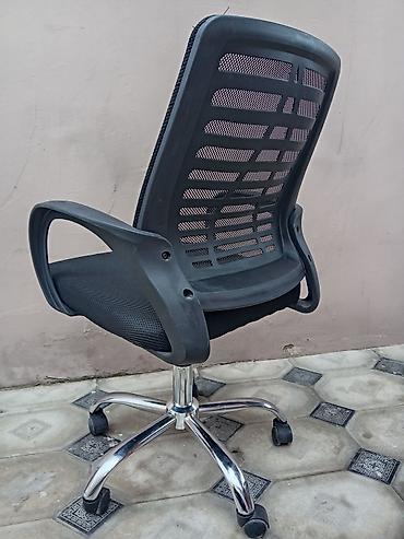 Ofis və oyun kresloları: İşlənmiş, Təkərli, Qolları tənzimlənir, Parça — 15