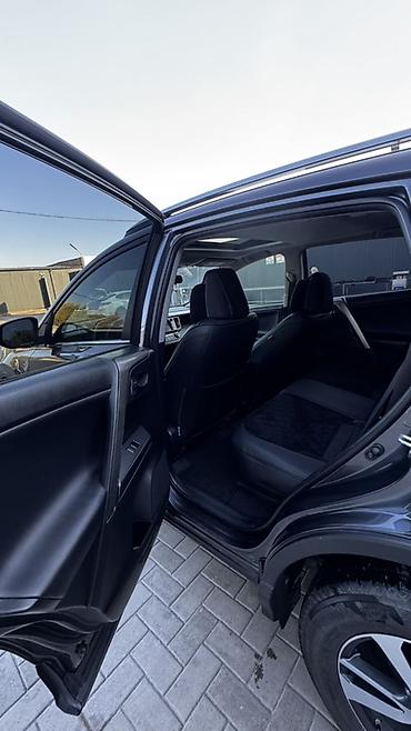 тойота малогабаритная: Toyota RAV4: 2018 г., Кроссовер — 7