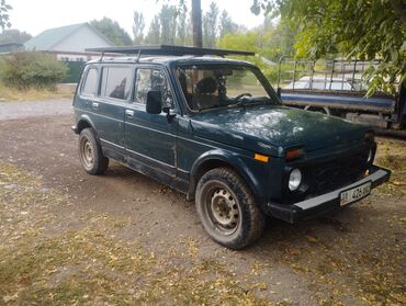 7 местный машина: ВАЗ (ЛАДА) 4x4 Niva: 2004 г., 1.7 л, Механика, Бензин, Жол тандабас