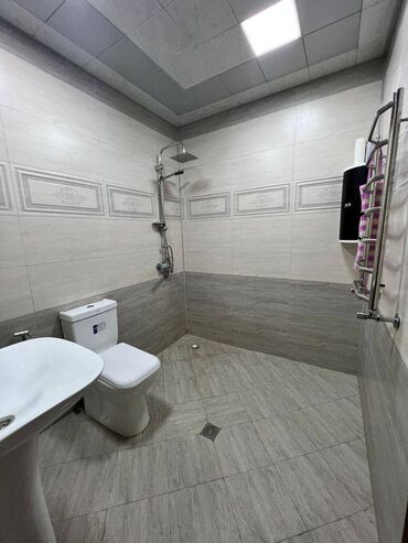 Uzunmüddətli kirayə mənzillər: İnşaatçılar metrosunun çıxışında, 14 mərtəbəli binanın 10-cu — 13