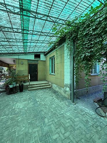 Продажа коттеджей и домов: 3 комнаты, 65 м², 4 соток, Бишкек, Рынок Баят/Азиз Агентство недвижимости — 1