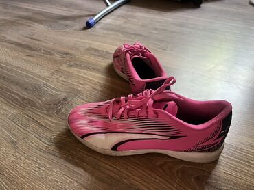 фирменные спортивные костюмы женские: Эркектердин кроссовкасы, 41, Puma, Колдонулган, түсү - Кызгылт, Өзү алып кетүү, Акылуу жеткирүү