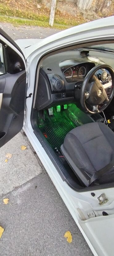 Chevrolet: Chevrolet Aveo: 1.2 l | 2011 il 420000 km Sedan — 7