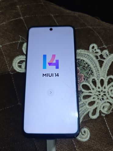 Samsung: Samsung Galaxy A11, 64 GB, rəng - Qara, Qırıq — 12