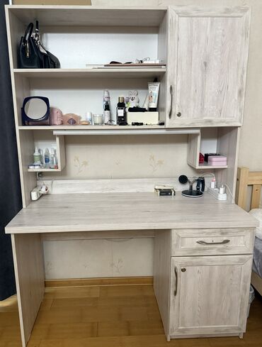 мебель исфана: Кийим салуучу шкаф, Түз, ЛДСП