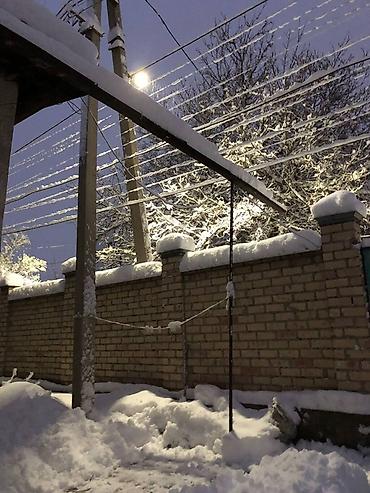 Продажа коттеджей и домов: ПолДом с двором Жибек жолу-Фучика-Профсоюзная - Кирпичный забор по — 9