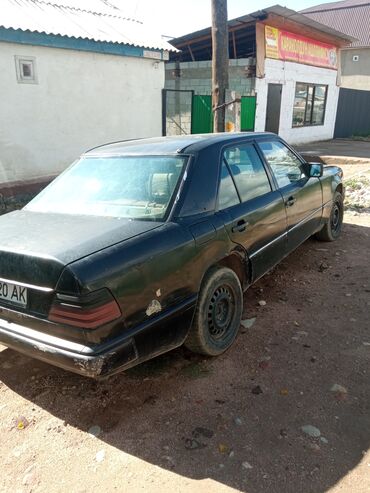 стоп на спринтер: Mercedes-Benz W124: 1990 г., 2.3 л, Седан