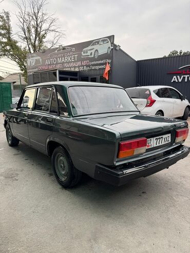 сидение на 2107: LADA 2107, седан, темно-зелёный цвет кузова. Классический