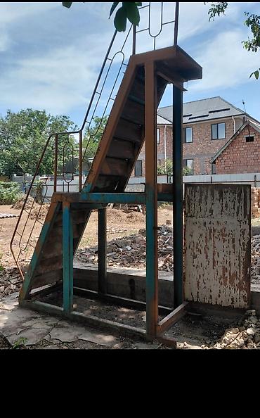 barn house: Металлическая лестница Наружные, Форма лестницы: Многомаршевая — 2