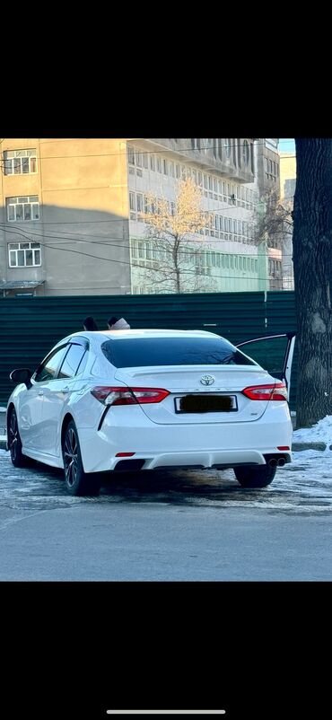 купить кожаные сиденья для авто бу: Toyota Camry: 2018 г., 2.5 л, Автомат, Бензин, Седан