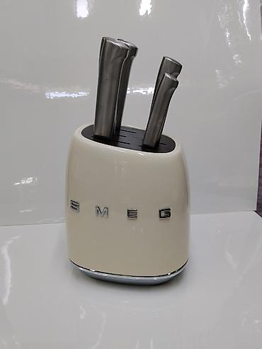 ссср нож: Набор кухонных ножей SMEG с подставкой. Состав: - Шеф-нож - Нож — 3