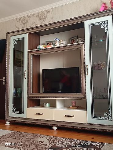 carpayi altligi: İşlənmiş, Düz TV altlığı, Polkalı, Taxtalı, Azərbaycan — 1