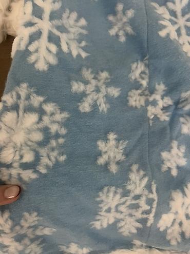 Карнавальные костюмы: Костюм Снегурочки (женский) - Эффектное голубое пальто из — 9