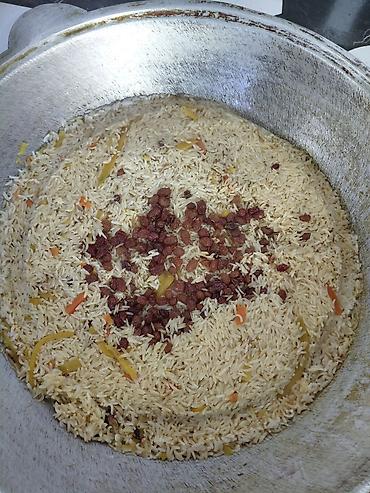 Готовые блюда, кулинария: Плов в индивидуальных контейнерах плов 1 кг +шакарап 1 вах 2400 — 6