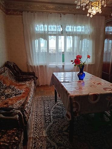 merkezde evler: 3 otaqli ev kiraye verilir Yeni Gence 3 ve 1 nomreli avtobuz — 2
