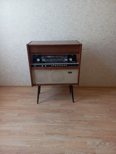 Qrammofon və patefonlar: Sifarişlə Riqonda 102 patefonu yığılır. İdeal vəziyyətdə Rigonda 102 -da lalafo.az — 3 Qrammofon və patefonlar: Sifarişlə Riqonda 102 patefonu yığılır. İdeal vəziyyətdə Rigonda 102 — 3