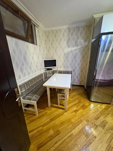 Uzunmüddətli kirayə mənzillər: Bakıxanov qəsəbəsi,Akkordun binalarında, 19 mərtəbəli binaın 10-cu — 9