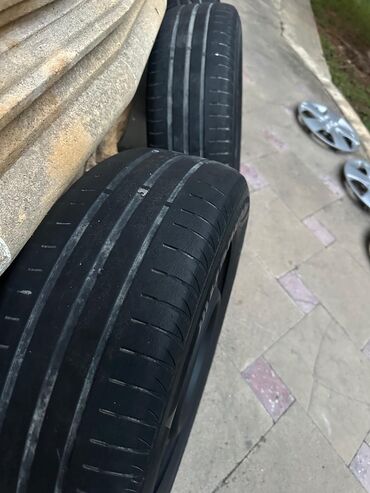Шины: Təkərlər çoxda pis vəziyətdə deyil.Təkərlərin vəziyyətini nəzərə alıb