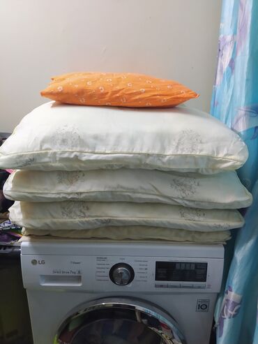 постельное белье пододеяльники: Продаю подушки по 220 сом