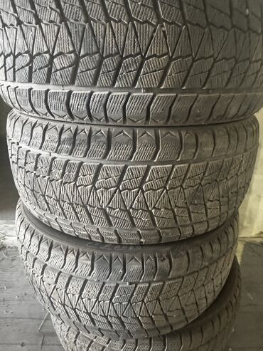 кроссы зимние: Шины 275 / 40 / R 22, Зима, Б/у, Комплект