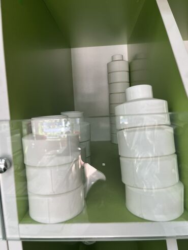 резиновая палка: Белая сантехническая ФУМ-лента (PTFE) в рулонах. - Материал