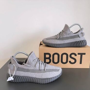Patike: Adidas Yeezy Boost 350 patike A klasa

Novo.
Brojevi 36 do 46 — 2