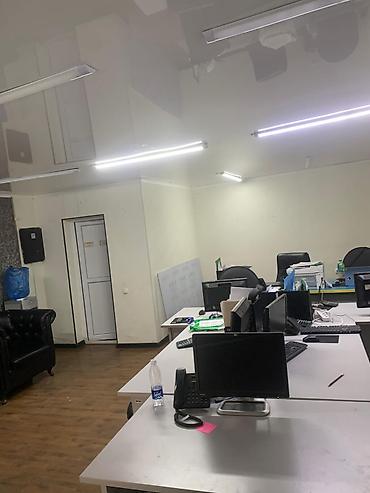 Аренда помещений свободного назначения: Небольшое отдельно стоящее коммерческое помещение с витражными окнами — 6