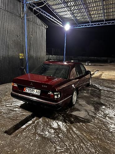 Продажа авто: Mercedes-Benz W124: 1992 г., 2 л, Механика, Газ, Седан — 4