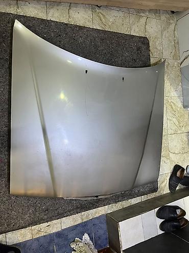 bmw e39 kapot: Məhsul: Avtomobil kapotu Təsvir: - Rəng: açıq gümüş/boz - Material — 1