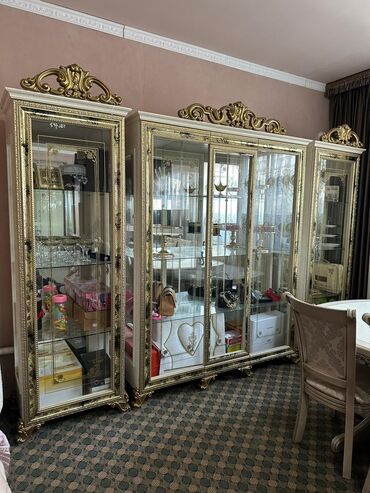 шкаф стол и кровать: Гарнитур для зала, Дерево, цвет - Бежевый