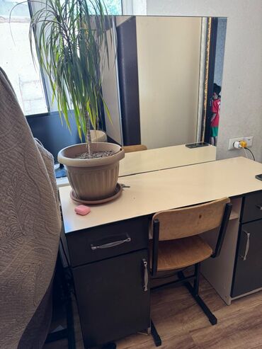 офисная мягкая мебель: Гардероб Шкаф, Уктоочу бөлмө үчүн, Колдонулган