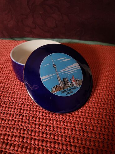 Ostali kućni dekor: Satula nova japanski porcelan. 80te. Visina. 5,5cm. Precnik — 7