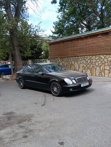 Mercedes-Benz: Mercedes-Benz E 320: 3.2 l | 2003 il Sedan