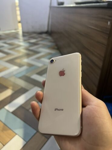 Apple iPhone: IPhone 8, Новый, 64 ГБ, Золотой, Защитное стекло, 100 %