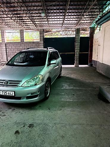 a8 d2: Toyota Avensis Verso: 2006 г., 2.2 л, Механика, Минивэн — 1