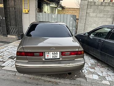 corolla 2018: Toyota Camry: 1998 г., 2.2 л, Автомат, Газ, Седан — 5