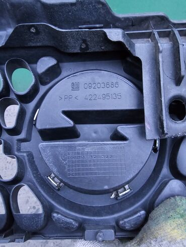 Решетки радиатора: Решетка радиатора Opel 2001 г., Б/у, Оригинал — 10