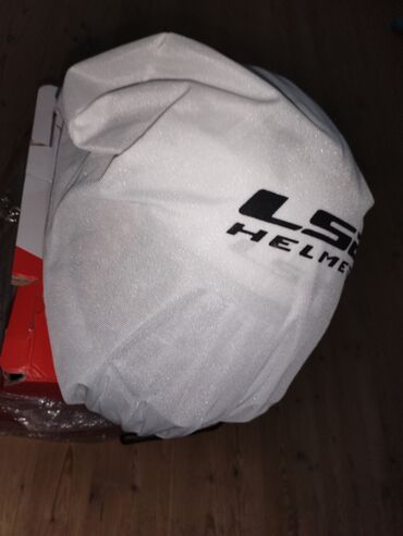 Moto dəbilqələr: LS2 integral motosiklet dəbilqəsi – ağ rəng Xüsusiyyətlər: - — 4